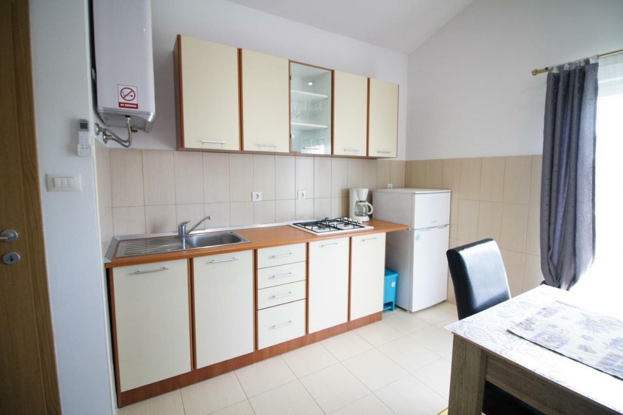 Sebi Apartment 300 M From Beach Rovinj Bagian luar foto