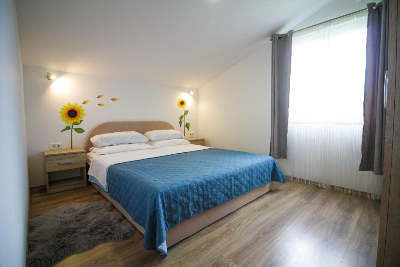 Sebi Apartment 300 M From Beach Rovinj Bagian luar foto